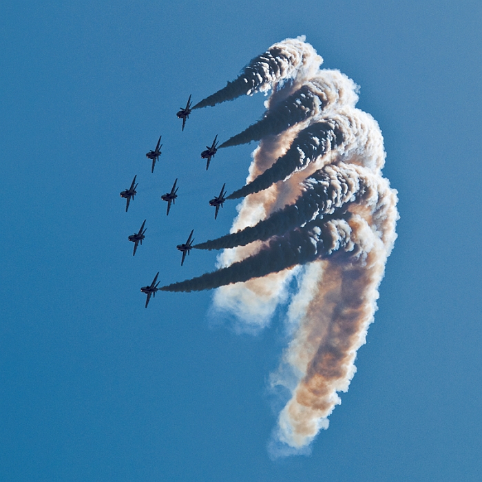106_Radom_Air Show_Red Arrows na British Aerospace Hawk T1.jpg